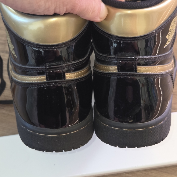 Nike Black Athletic Shoes - Picture 5 of 12